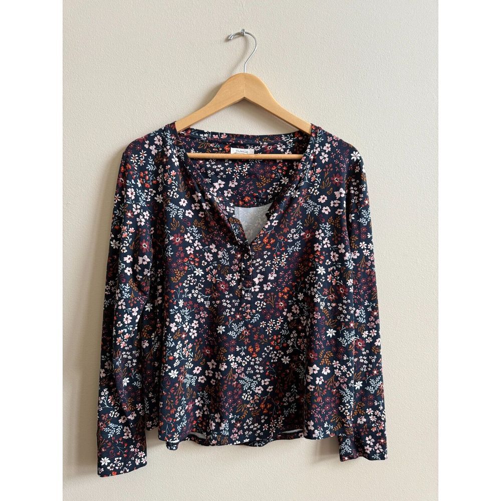 UpWest Super Soft Wrinkle-Free Floral Henley Women's size Small